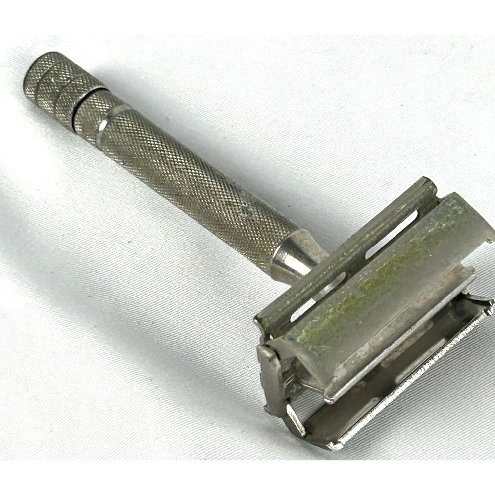 Vintage 1940s Gillette Super Speed Twist Open Safety Razor Pre Date Code Silver